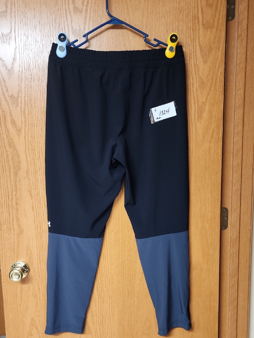 Under Armour Black and Gray Colorblock Joggers womens L number 1324